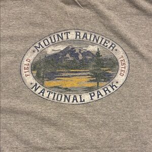 Classic Mount Rainier National Park LA.T Sport XL Field Tested T-Shirt
